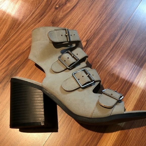 Maurice’s Gray Buckle Heels 7.5 - Picture 2 of 5
